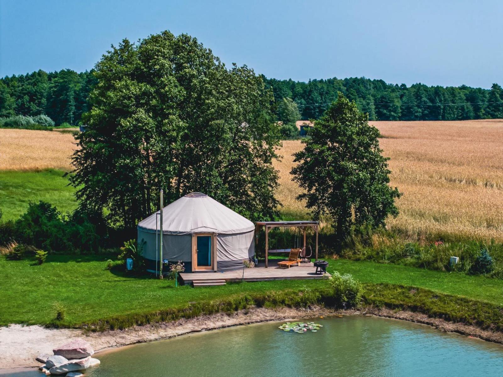 מלון גוסטנין Jurty Glamping מראה חיצוני תמונה