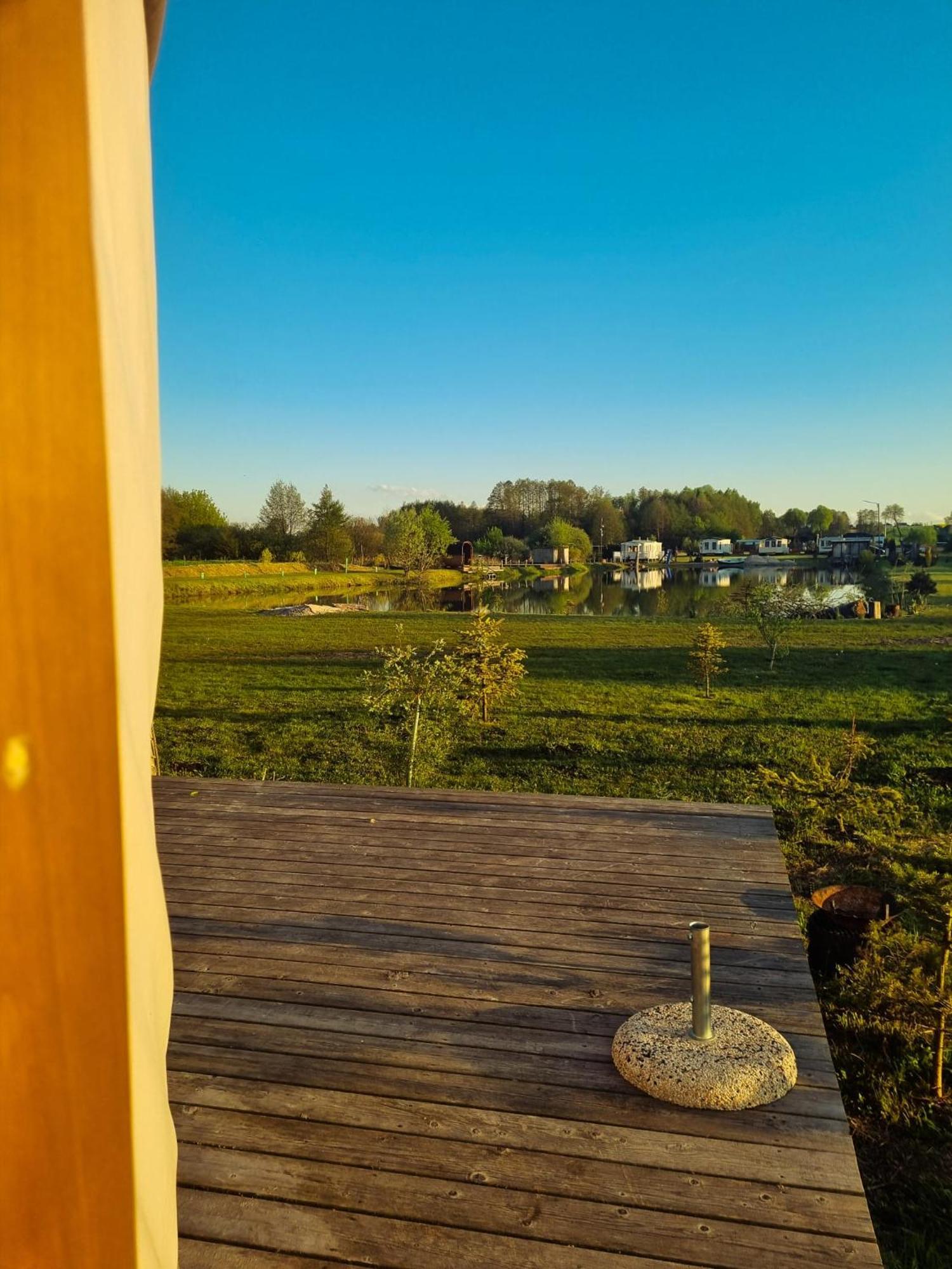 מלון גוסטנין Jurty Glamping מראה חיצוני תמונה
